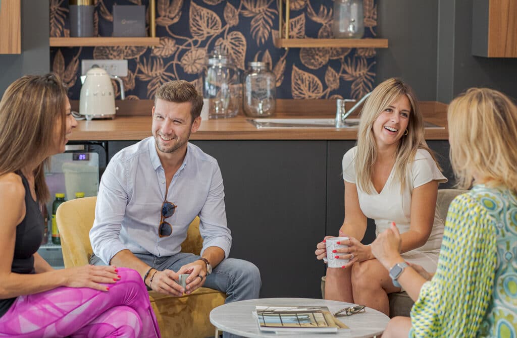 Members chatting in the lounge, Leaf Circle Lyon 6