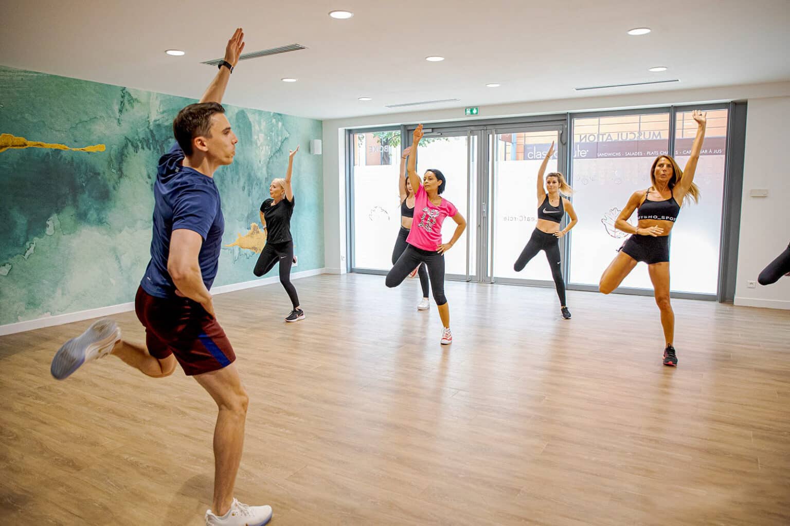 Leaf Attack cardio class in Lyon 6, Leaf Circle